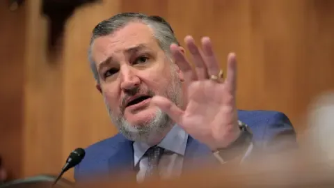 Lawmaker Ted Cruz Likens US Broadcast Regulator to ‘Mobster’ on Kimmel’s Show